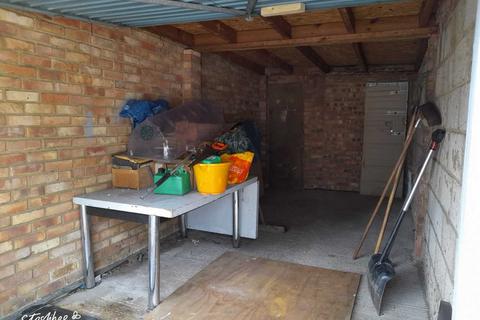 Garage to rent, Upper Park Road, Bromley BR1