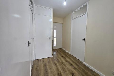 2 bedroom apartment to rent - Gainsborough Road, Hayes, Middlesex, UB4