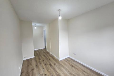 2 bedroom apartment to rent - Gainsborough Road, Hayes, Middlesex, UB4