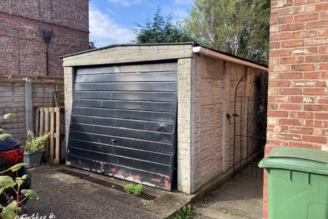 Garage to rent, Crescent Road, Altrincham WA14