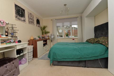 2 bedroom apartment for sale, Eleanor Court, Caslake Close, New Milton, BH25