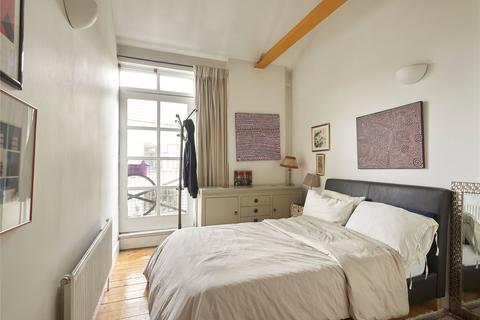 29 Time Square, London, E8 2LT