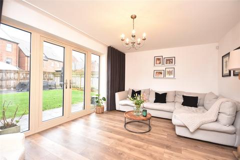 3 bedroom semi-detached house for sale - Cherry Blossom Rise, Seacroft, Leeds, West Yorkshire