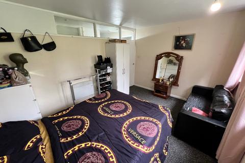2 bedroom apartment for sale, Chamberlain House, Skipton Road, B16 8JL