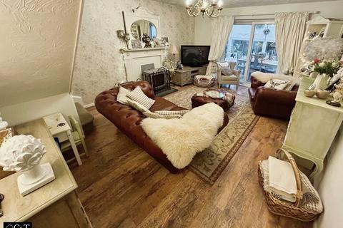 2 bedroom end of terrace house for sale, Leveson Drive, Tipton