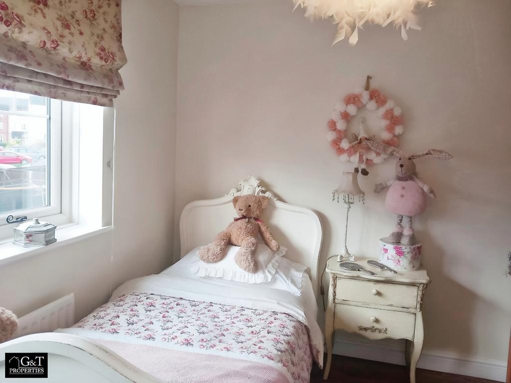 2nd Bedroom