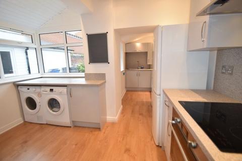 1 bedroom terraced house to rent, 1 Room Available @ 12 Rosedale Road, Ecclesall