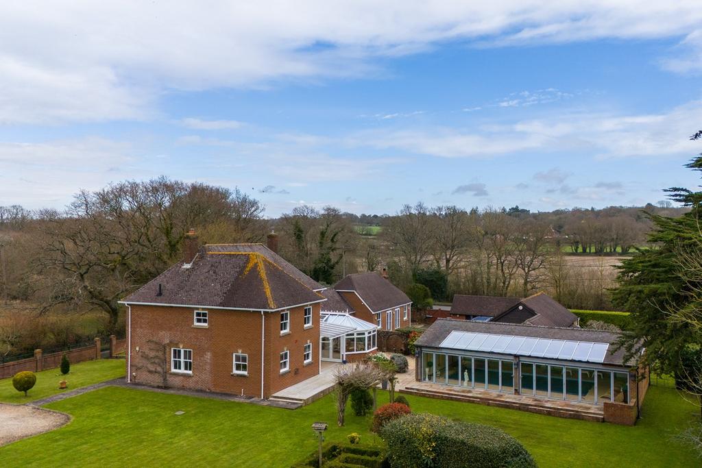 Streets Lane, Crow, Ringwood, BH24 4 bed detached house for sale £