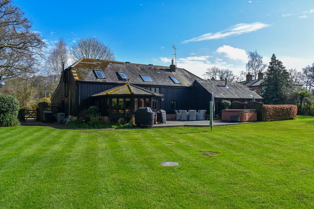 North Gorley, Fordingbridge, SP6 6 bed detached house for sale £1,400,000