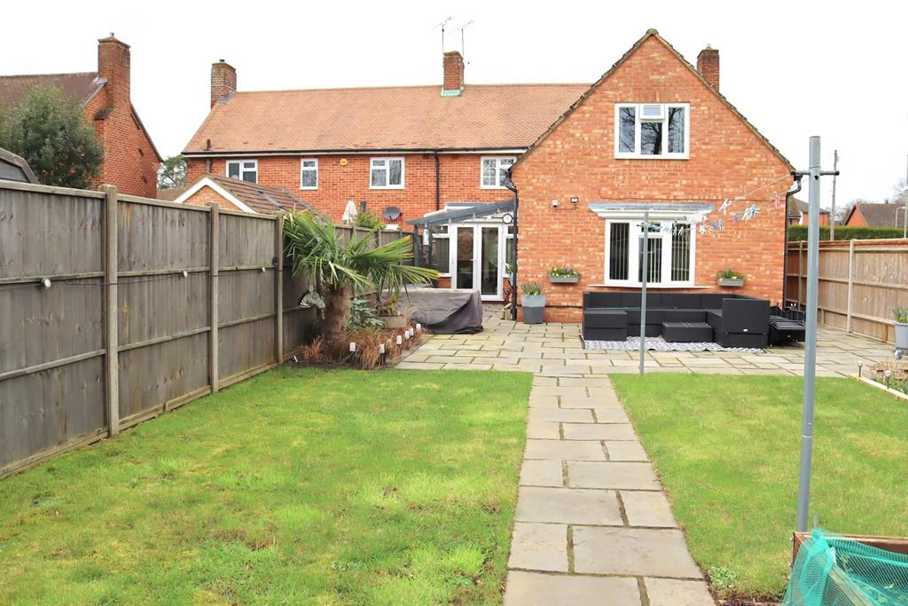Whetstone Road, Farnborough GU14 5 bed semidetached house for sale £