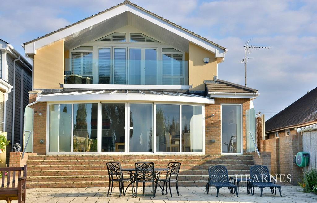 Lulworth Avenue, Hamworthy, Poole, BH15 4 bed detached house for sale £1,100,000