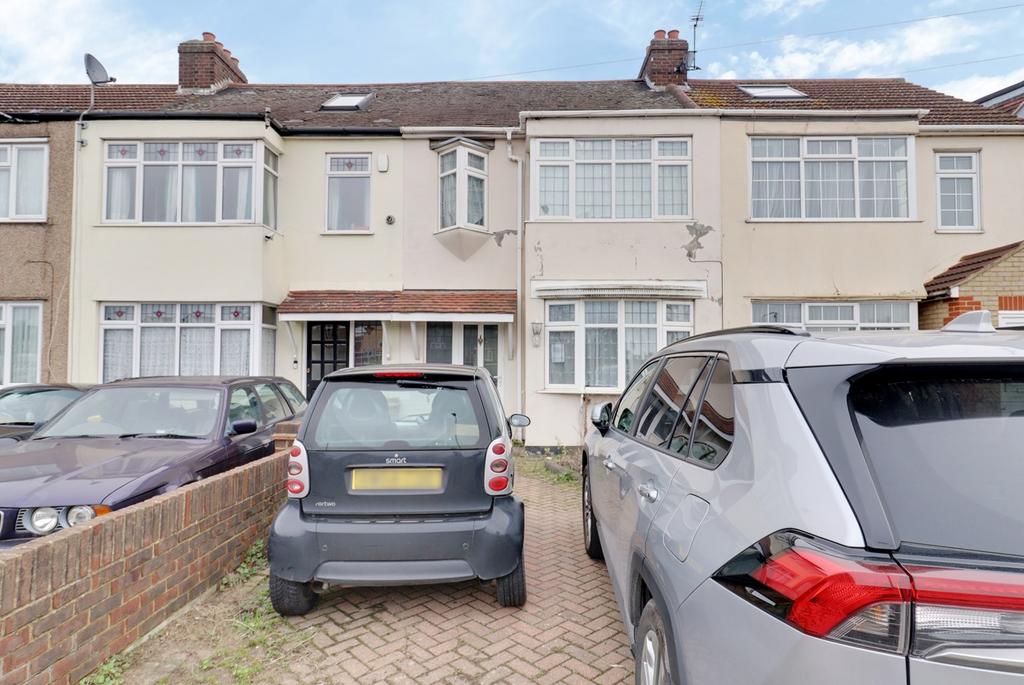 Rainham Road Rainham Rm13 3 Bed Terraced House For Sale £390 000