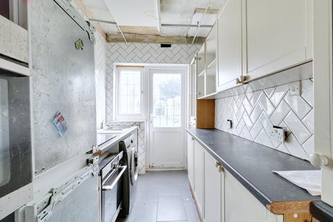 122 Rainham Road, Rainham, RM13 7RH
