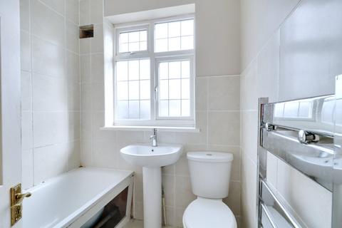 122 Rainham Road, Rainham, RM13 7RH