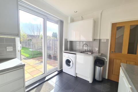 106 Winchcombe Road, Carshalton, SM5 1RN