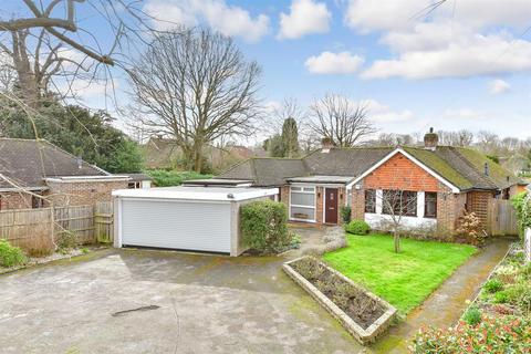 8 Wolverton Gardens, Horley, RH6 7LX