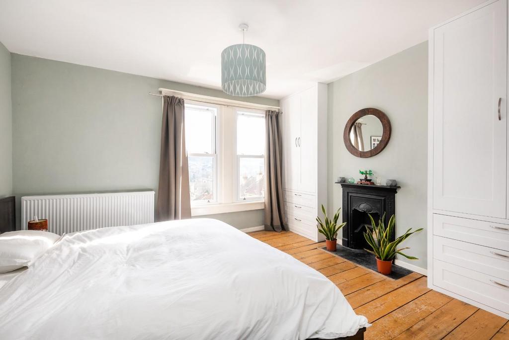 4 Pera Place, Bath, BA1 5 NX 9.jpg