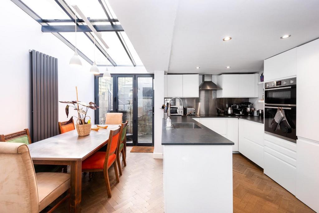 4 Pera Place, Bath, BA1 5 NX 5.jpg