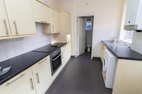 101 Avenue Road, Gateshead, NE8 4JH