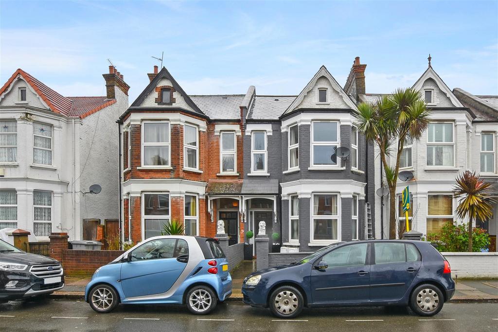 07-2123 GCWT - GFF 14 Radcliffe Ave - Exterior -Ori