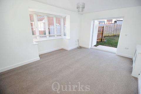 3 bedroom house to rent, 3 Bedrooms - Laindon