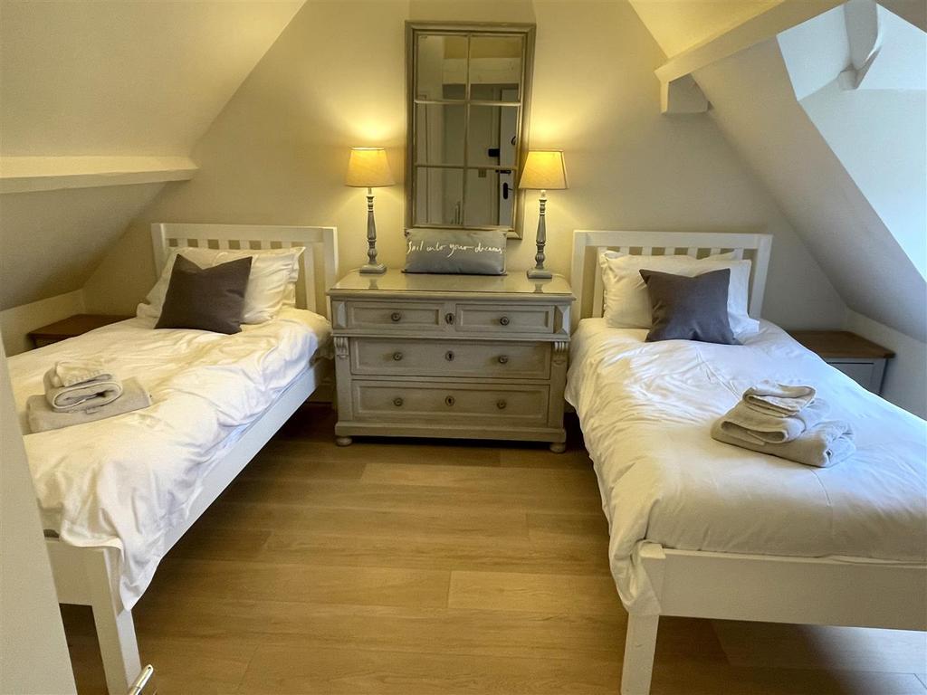 Bedroom 3.JPG