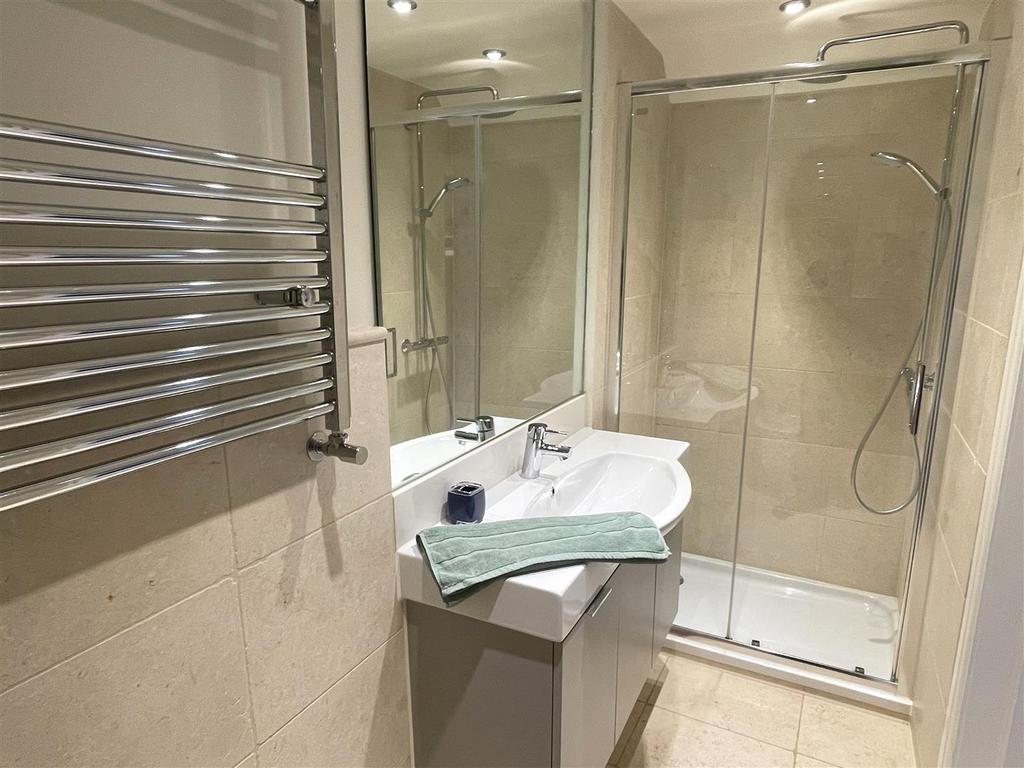 Bedroom 4 En Suite.JPG