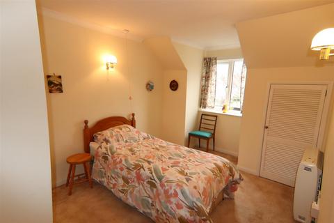 2 bedroom retirement property for sale, Sycamore Lodge, Sevenoaks Road, Orpington BR6