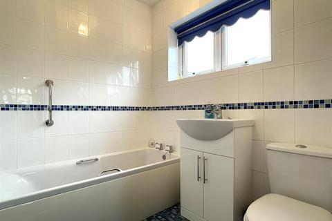 10 Elmdale Drive, Carlton Colville, Lowestoft, NR33 8NB