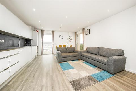 2 bedroom apartment for sale, Selbourne Avenue, Hounslow