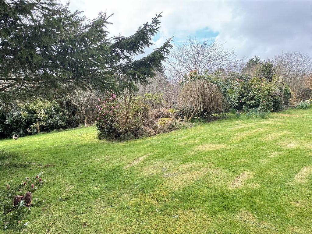 Lavrean, Bugle, St. Austell 2 bed detached bungalow for sale £425,000