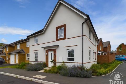 4 bedroom detached house for sale, Trenchard Drive, Berry Hill, Coleford