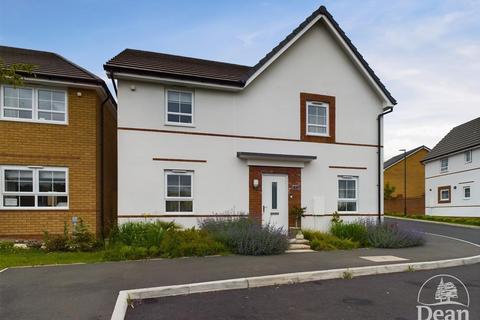 4 bedroom detached house for sale, Trenchard Drive, Berry Hill, Coleford