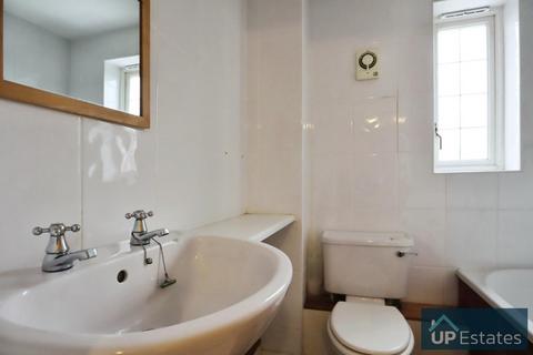 15 Hallams Close, Brandon, Coventry, CV8 3NZ