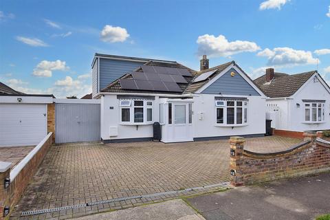 3 bedroom chalet for sale, Thames Road, Canvey Island SS8