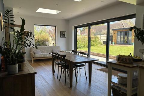 21 Priory Field, Upper Beeding, Steyning, BN44 3HU