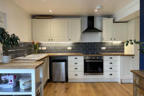 21 Priory Field, Upper Beeding, Steyning, BN44 3HU