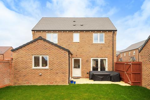 3 bedroom detached house for sale - Conference Close, Lower Stondon, SG16