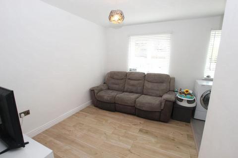 2 bedroom flat to rent, Flat , Dean Court, Station Approach, Whitstable