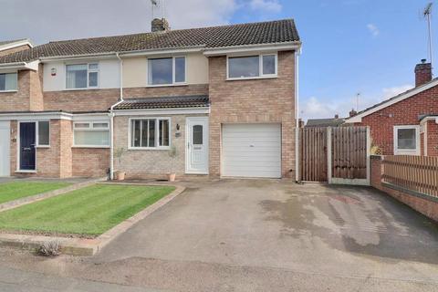 3 bedroom semi-detached house for sale - Pinemount Road, Gloucester, Gloucestershire, GL