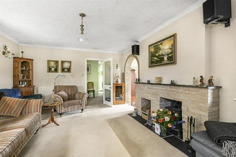 4 bedroom bungalow for sale - The Highlands, Exning CB8