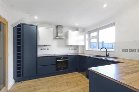 19 Bakers Close, Comberton, Cambridge, CB23 7DJ