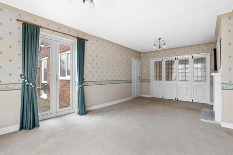 3 bedroom semi-detached house for sale, Walker Avenue, Stourbridge