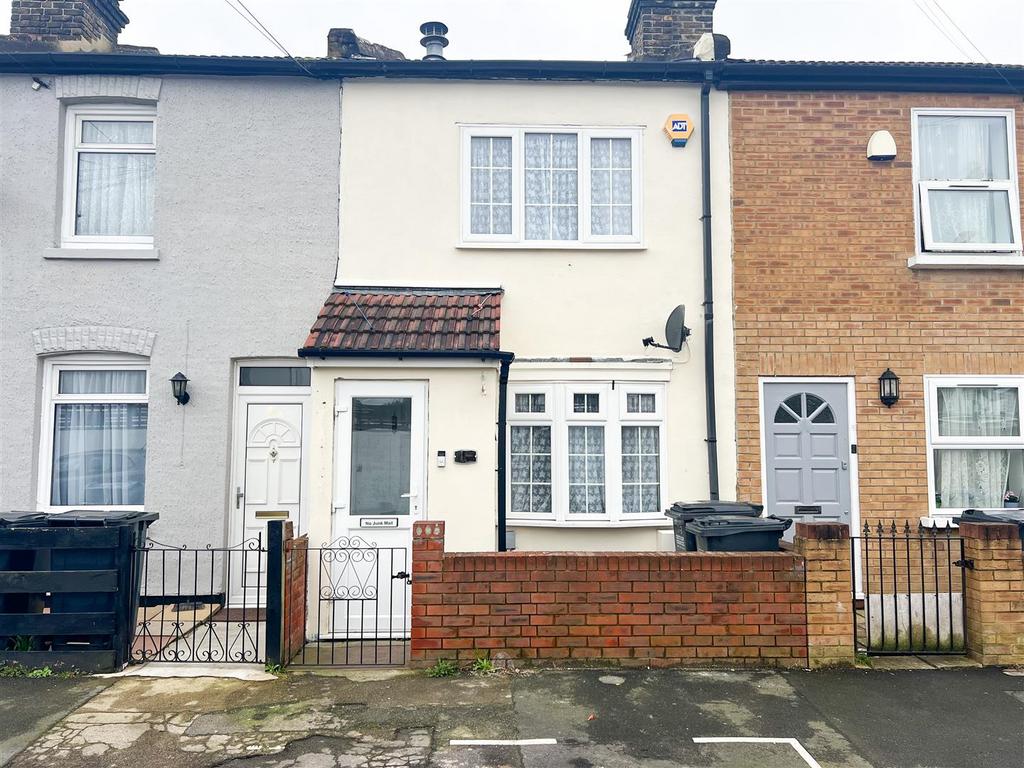 Lambeth Road, Croydon 2 bed terraced house for sale £375,000