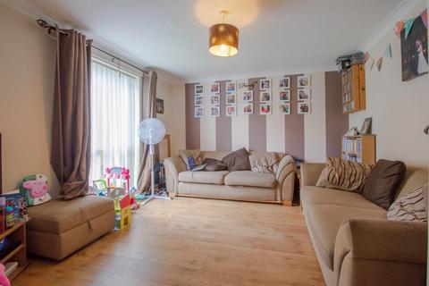 3 bedroom terraced house for sale, Pipers Close, Haverhill CB9