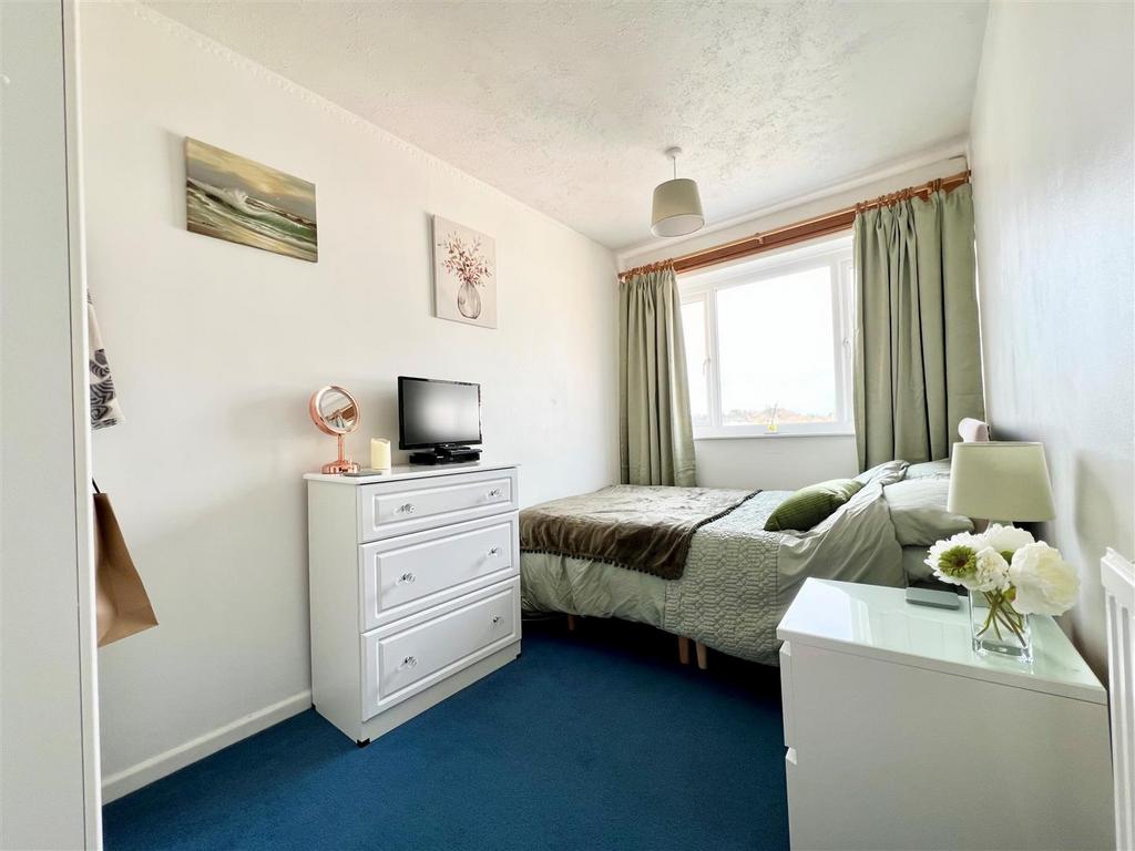 Bedroom x.jpg