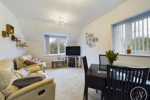 2 bedroom flat for sale, The Pines, Leeds