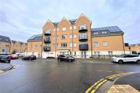 2 bedroom apartment to rent - Spa House, 48 Varcoe Gardens, Hayes, UB3 2FH