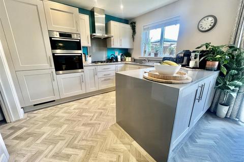 21 Blackthorn Drive, Hurworth, Darlington, DL2 2FU