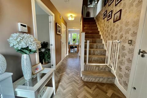 21 Blackthorn Drive, Hurworth, Darlington, DL2 2FU
